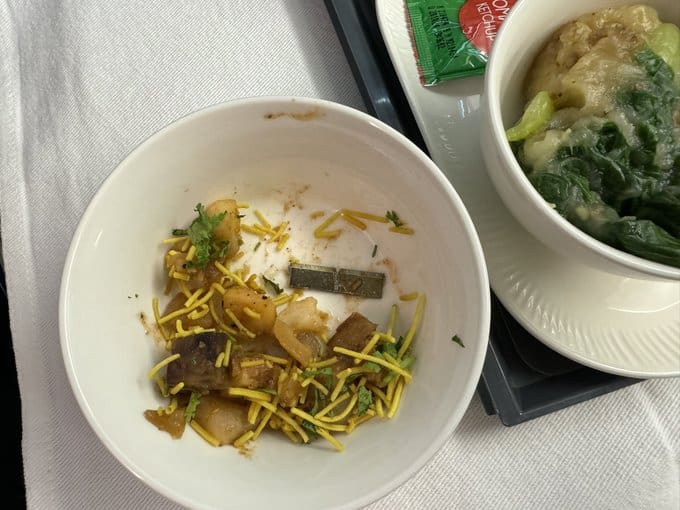 Air India Investigates After Passenger Discovers Metal Blade In In-Flight Meal 35