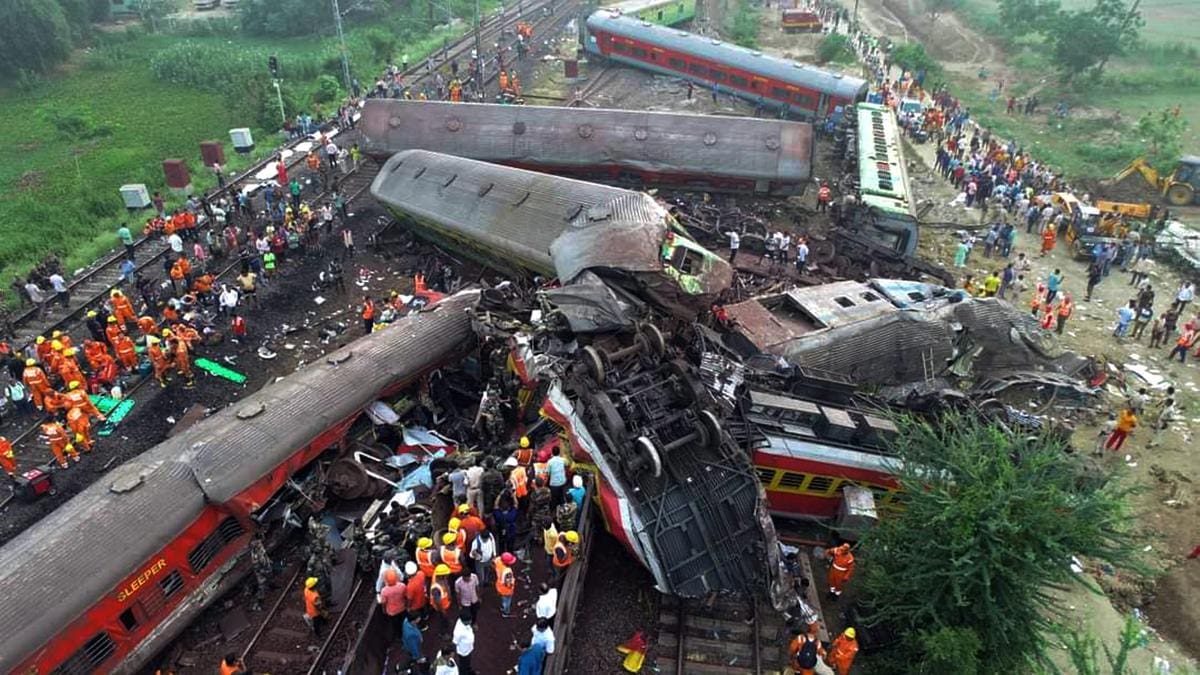 Tragic Train Accident Live: 5 Passengers Killed, Over 30 Injured In Kanchanjunga Express Mishap 8