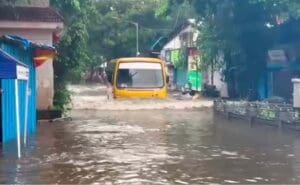 Record Heavy Rains Disrupt Life In Mumbai 3