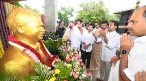 డాక్టర్‌ వైయస్ రాజశేఖర్‌రెడ్డి గారి 75వ జయంతి సందర్భంగా ఘన నివాళి 5